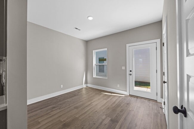 2413 E 17th St, Chattanooga, TN 37404 - photo 5