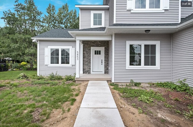 5453 W Heathwood Dr SE, Grand Rapids, MI 49512 - photo 3