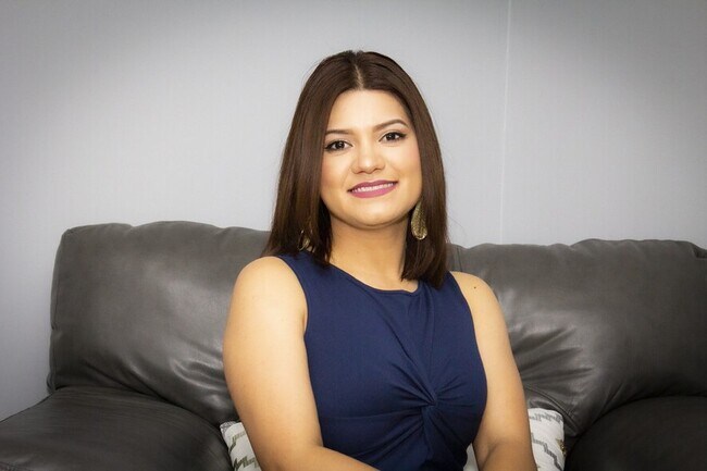 CINTIA VALLADARES HERNANDEZ