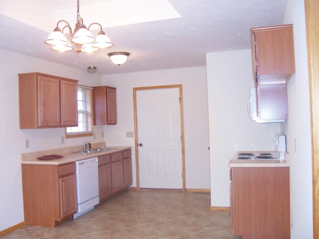 Ben Steele Properties Ozark Houses & Duplexes, Ozark, MO 65721 - photo 6