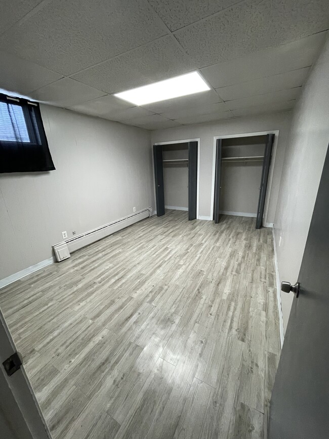 402 1st St unit B, Maddock, ND 58348 - photo 5