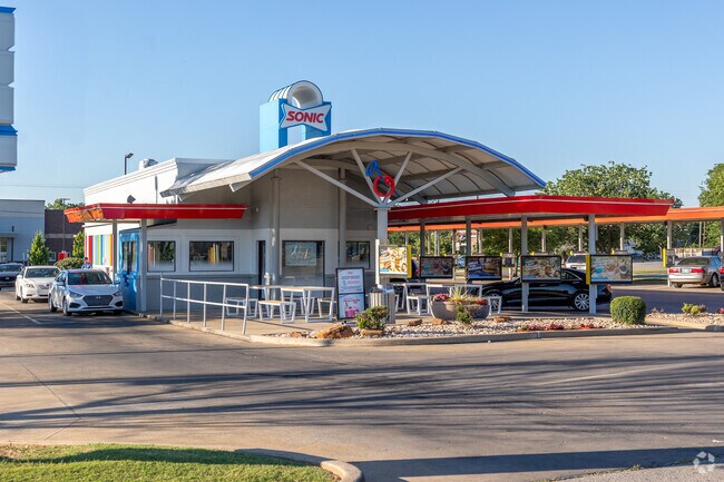 Melrose offers many places for a quick bite for residents to enjoy.