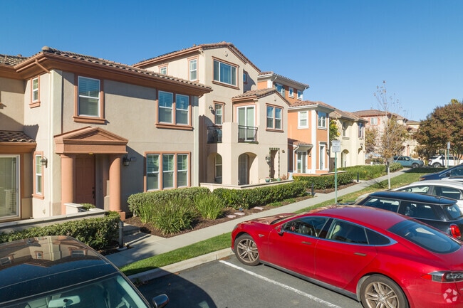 Las Positas is full of closely built homes in new developments all around the neighborhood.