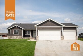 396 Hummel Ct, Grand Forks, ND 58201