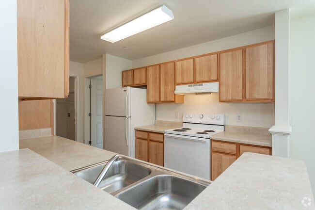 2BR, 2BA - 1223SF Pinelandcress - Kitchen