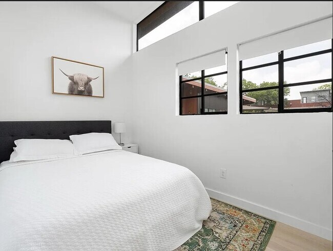 400 E 30th St unit 200, Austin, TX 78705 - photo 5