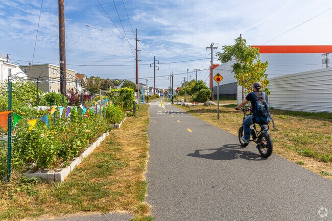 The Northern Strand Trail is a paved multi-use trail connecting the Maplewood neighborhood.