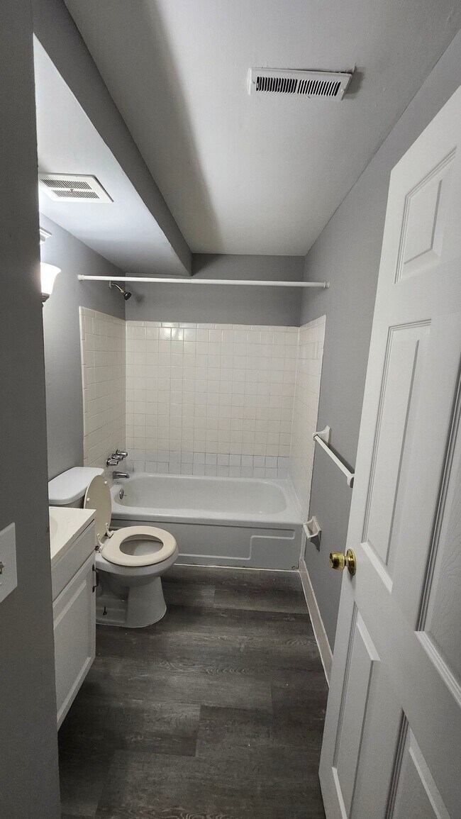 7848 Glenorchard Dr unit A, Cincinnati, OH 45237 - photo 5