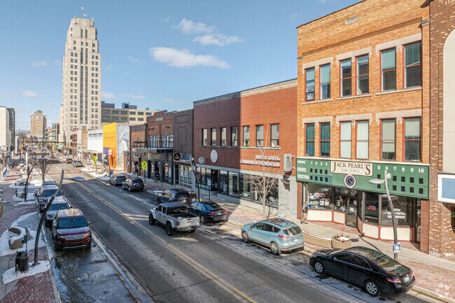 Downtown Battle Creek features a variety of boutiques and restaurants along Michigan Avenue.