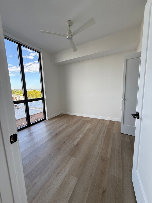 107 SE 2nd Ct unit B1, Dania, FL 33004 - photo 6