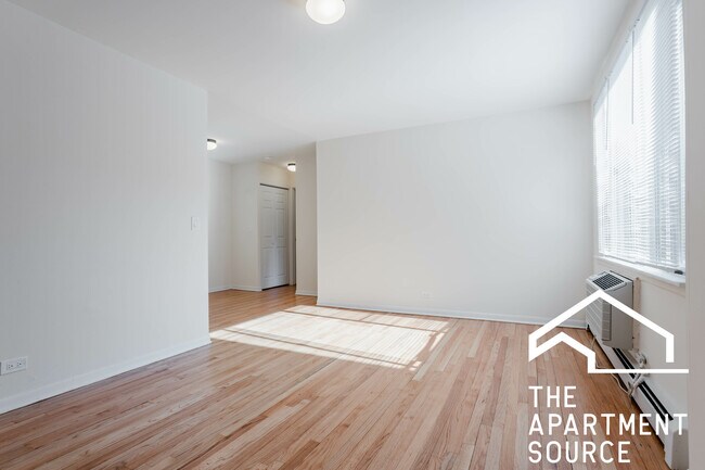 424 W Oakdale Ave unit 301, Chicago, IL 60657 - photo 3