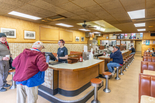 A century ago, mobsters made deals at Pepper Pod Restaurant in Taylors Landing.