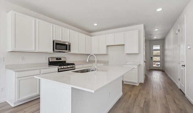 479 S Salida St, Aurora, CO 80017 - photo 3