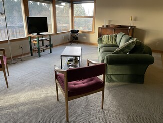 3433 NE Cadet Ave Unit Upper, Portland, OR 97220