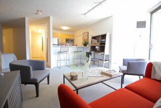 782 N Dearborn St, Chicago, IL 60654