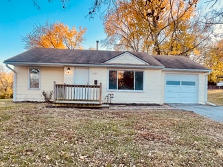 1405 E 133rd St, Grandview, MO 64030