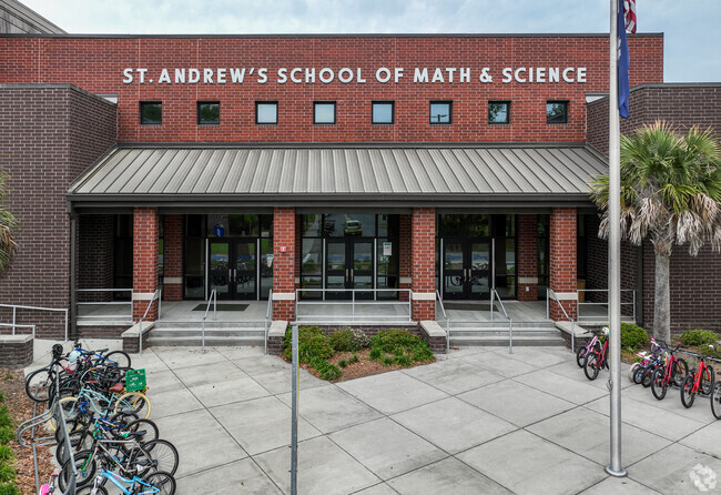 St. Andrew's School of Math and Science is located in the South Windemere neighborhood.