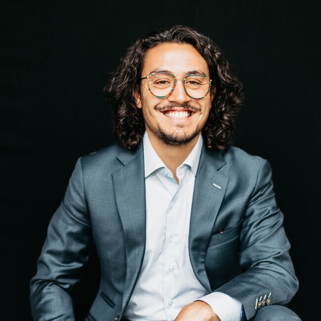 Agent Photo