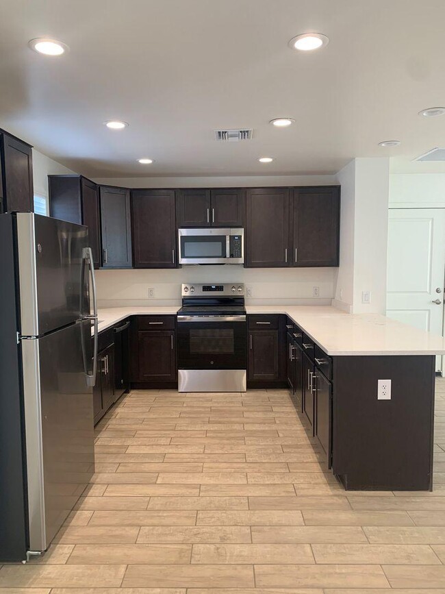 2430 S Clovis Place, Tucson, AZ 85730