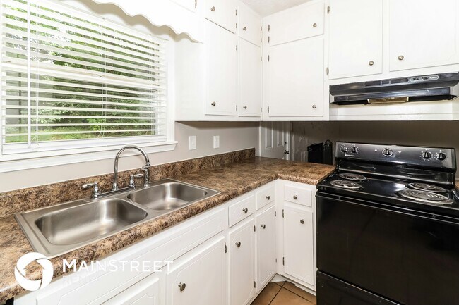 3470 Valley Oaks Rd, Lithonia, GA 30038 - photo 6