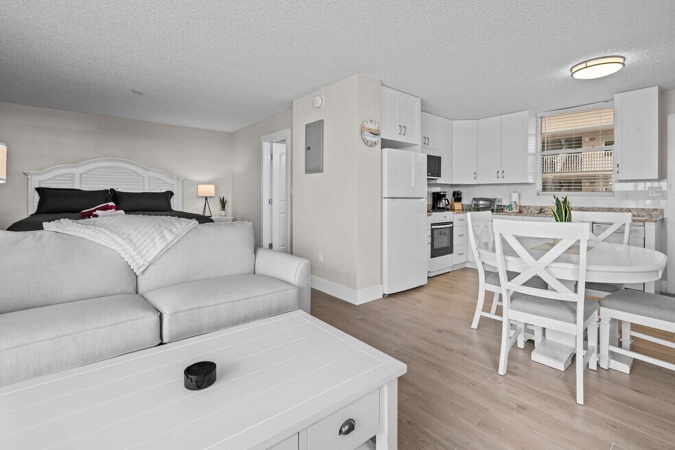 5800 Bonita Beach Rd SW unit FL4-ID1352874P, Bonita Springs, FL 34134 - photo 1