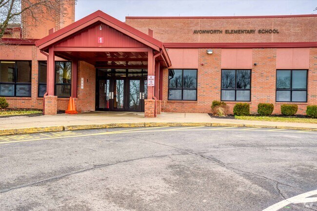 Avonworth Elementary School is a public school for grades 3-6 and is rated A- by Niche.