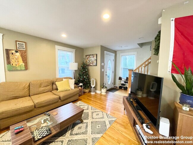 23 Iroquois St unit 1, Roxbury Crossing, MA 02120 - photo 3