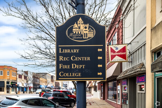 The downtown district of Arkansas City offers a variety of local restaurants and shops.