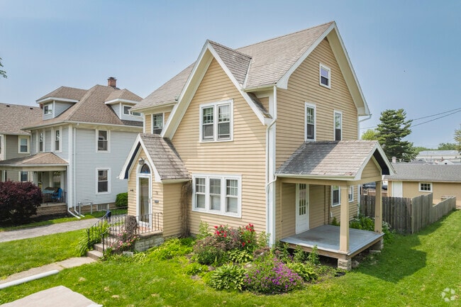 Tiffin offers homes for any size of family.