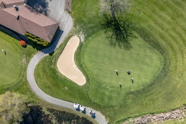 Play a round of golf with friends at Snohomish Golf Course near Three Lakes.