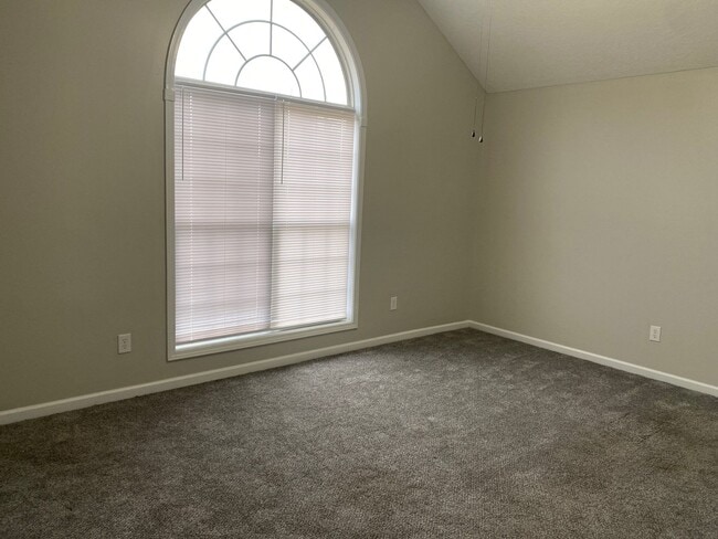 68 Old Oak Cir, Jackson, TN 38305 - photo 3