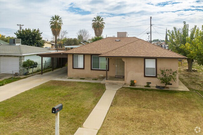 You can find cozy 2 to 3 bedroom bungalows here in Arvin.