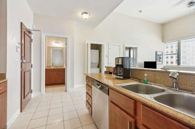 925 Common St unit ID1266897P, New Orleans, LA 70112 - photo 7