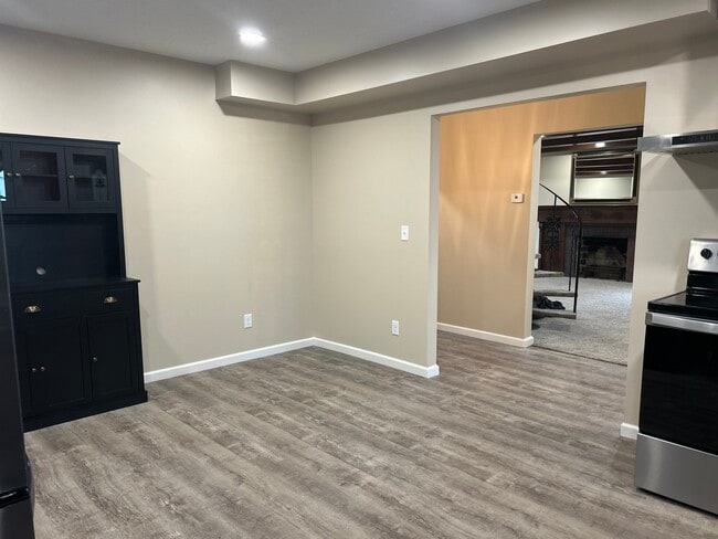 547 N Broadway St unit Suite B     Upper Ap, Spencerville, OH 45887 - photo 6