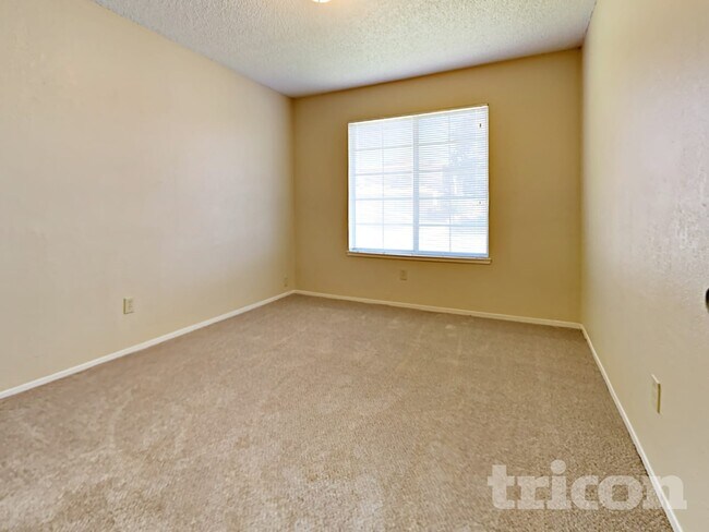 215 Loy St, Waterford, CA 95386 - photo 7