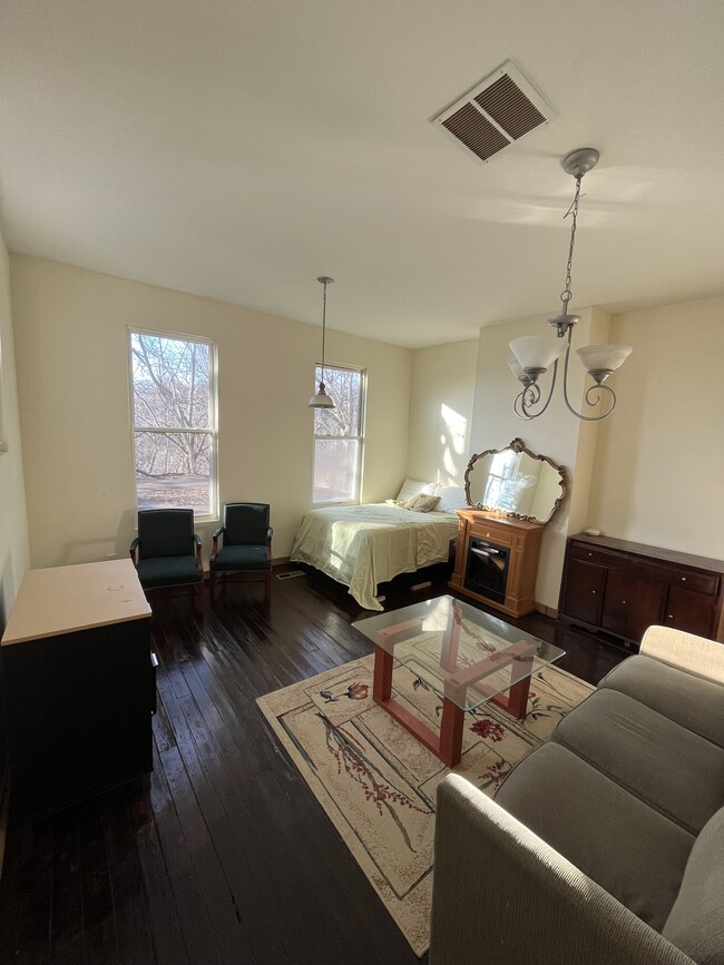 2177 Sohn St, Cincinnati, OH 45219 - photo 2