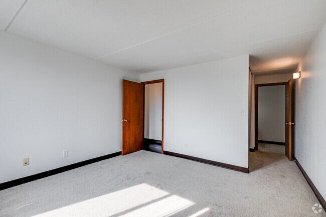 Creek Terrace - 2BR, 1.5BA - 893SF - Bedroom 1 and Bathroom