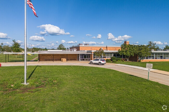 South Shores Elementary School creates an inspiring atmosphere for learning.