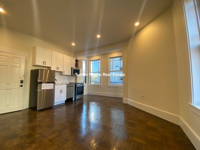 261B W Newton St unit 2, Boston, MA 02116 - photo 3