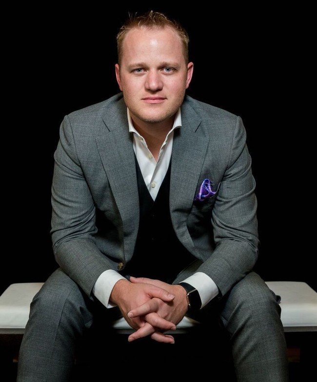 Agent Photo