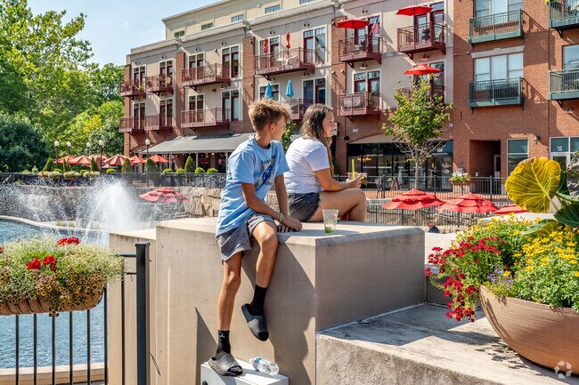 Downtown Gahanna with parks and restaurants is located only 10 minutes away.