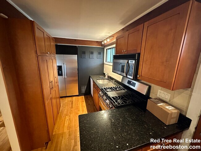 248 Garden St, Cambridge, MA 02138 - photo 4