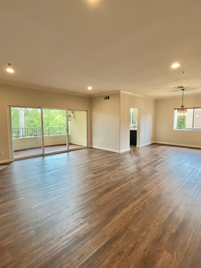 620 E Palm Ave Unit 301, Burbank, CA 91501