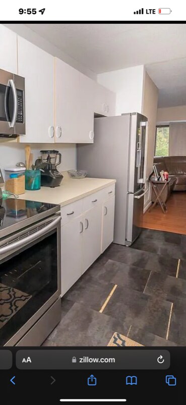 303 Holly Ln, Woonsocket, RI 02895 - photo 3