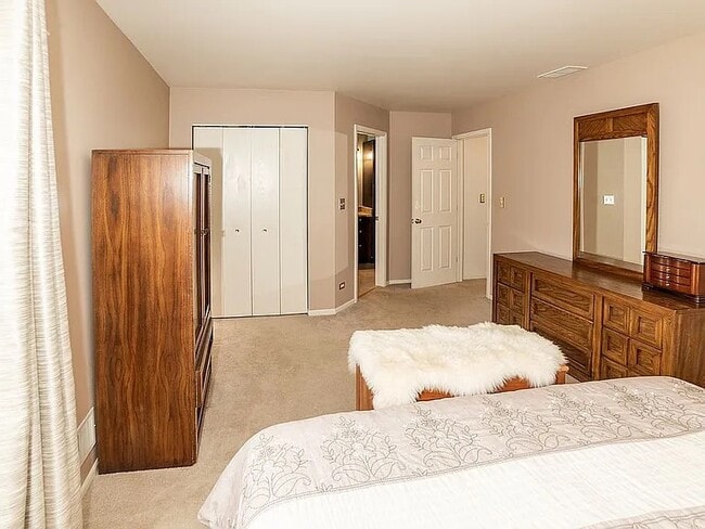 1702 Saint Ann Dr, Hanover Park, IL 60133 - photo 6