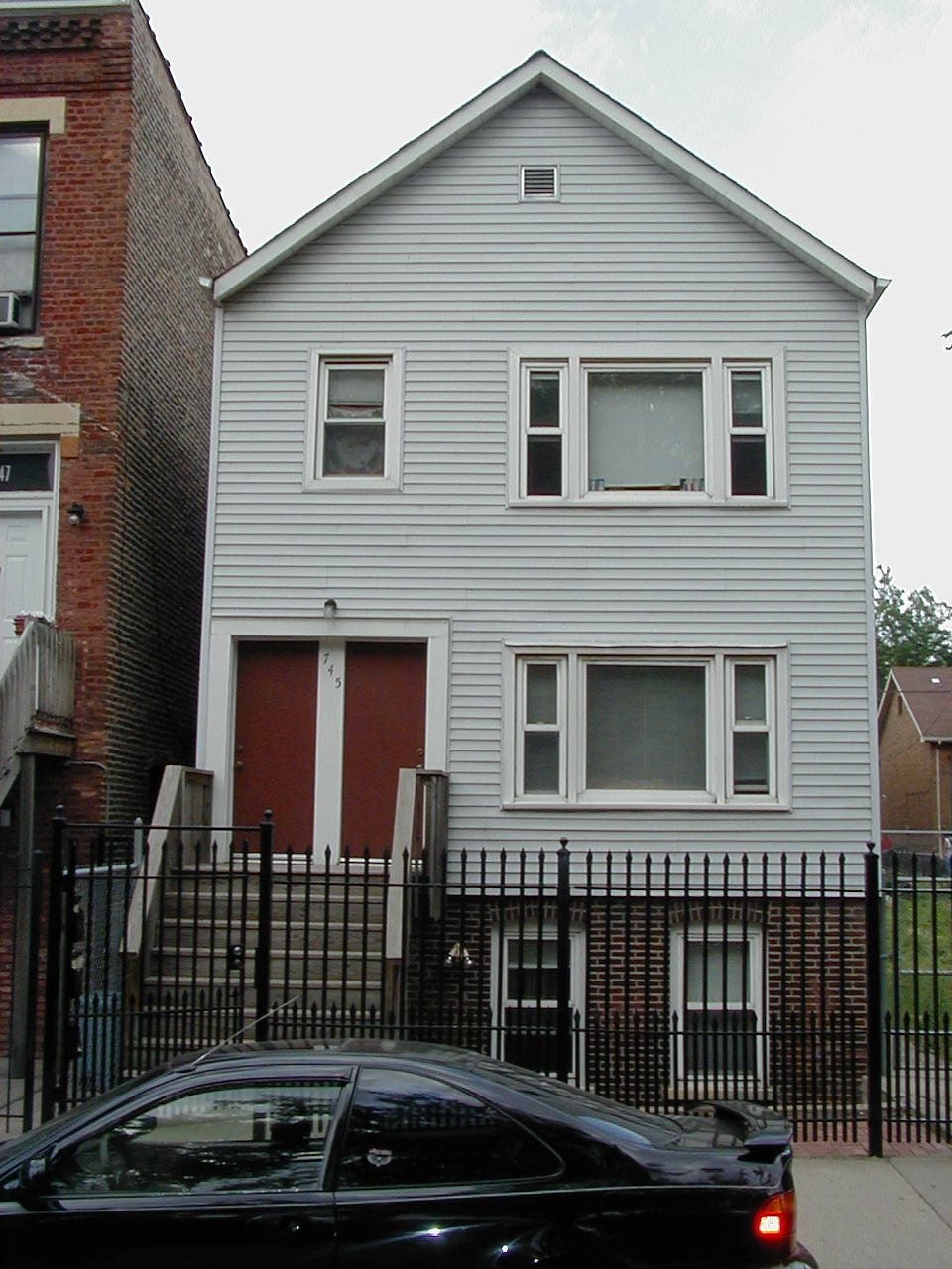 745 N Throop front