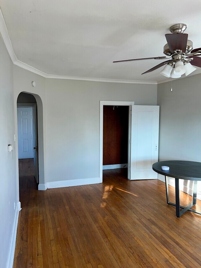 1614 Arlington Ave unit 4, Des Moines, IA 50314 - photo 2