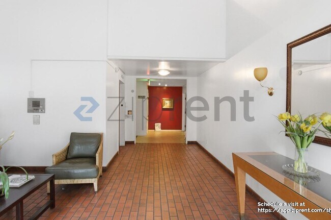 4295 Vía Arbolada, Los Angeles, CA 90042 - photo 3