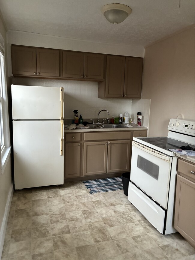 422 E Bruce Ave unit 3, Dayton, OH 45405 - photo 4