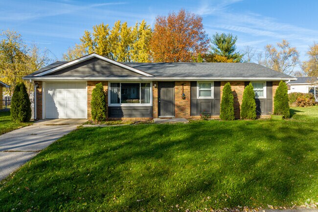 Most homes in Fort Wayne's Park State East have single car garages.